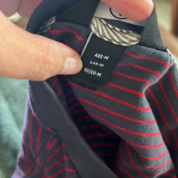 Volcom long sleeve red and Blue shirt - Picture 8 of 8